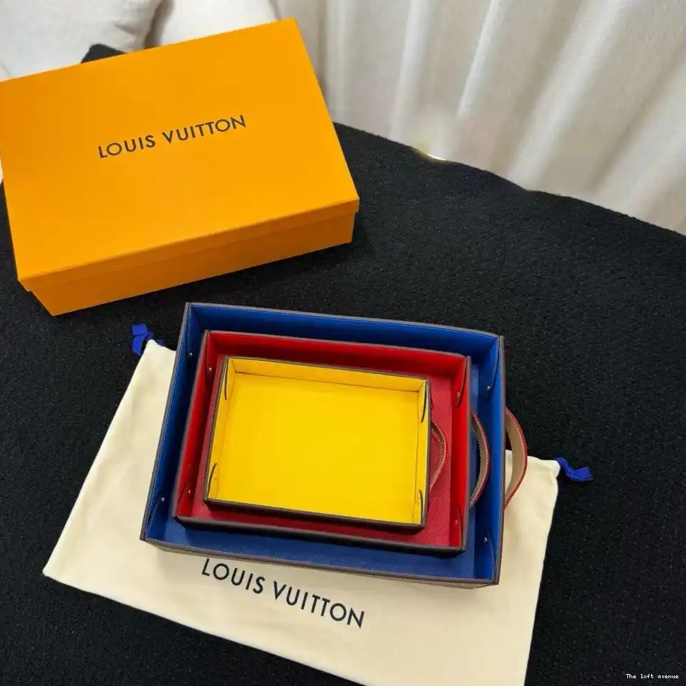 LV TRAY CUSTOM WITH HANDLE DESK 0501